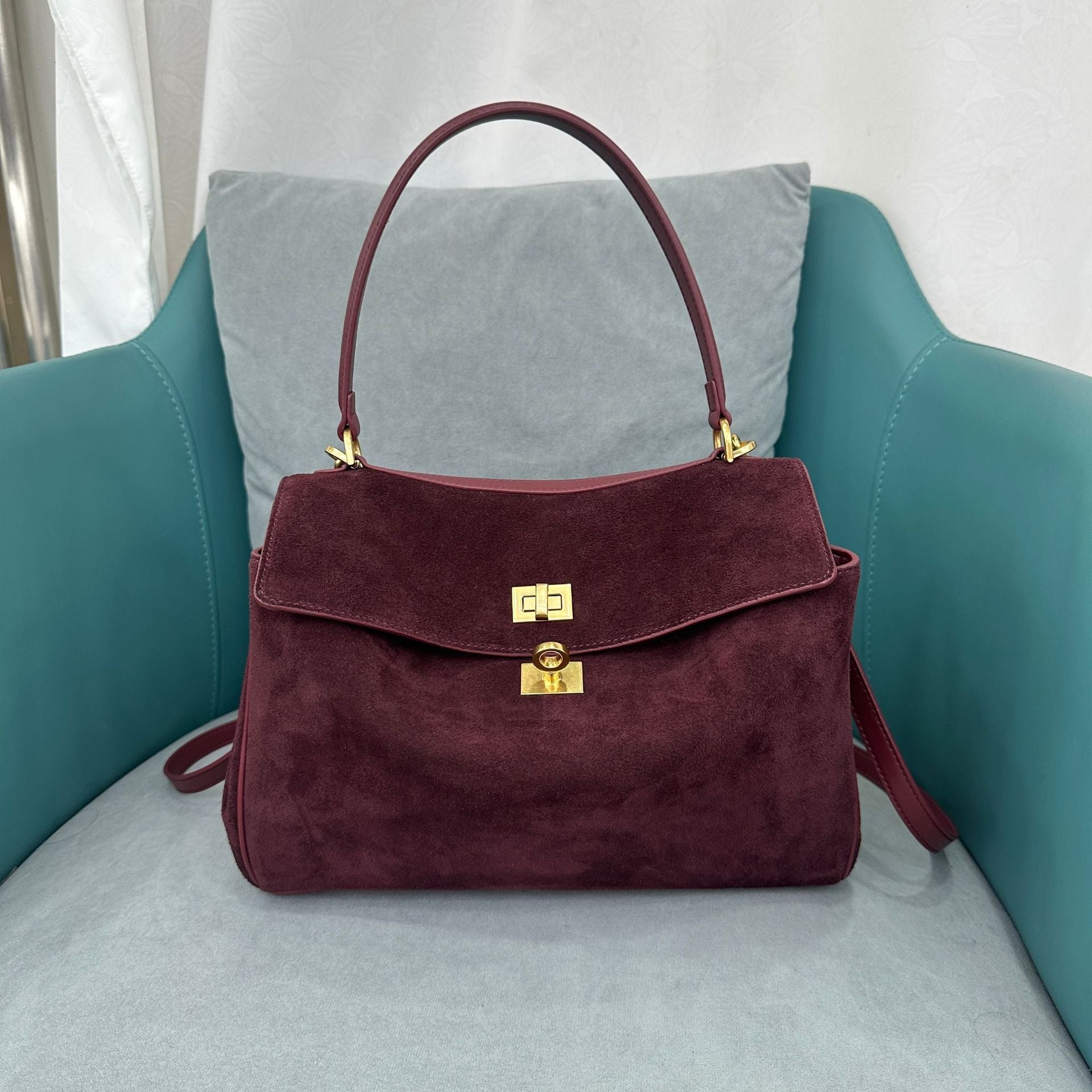 Cardigan Season – Vintage Leather Satchel for the Driven Girl