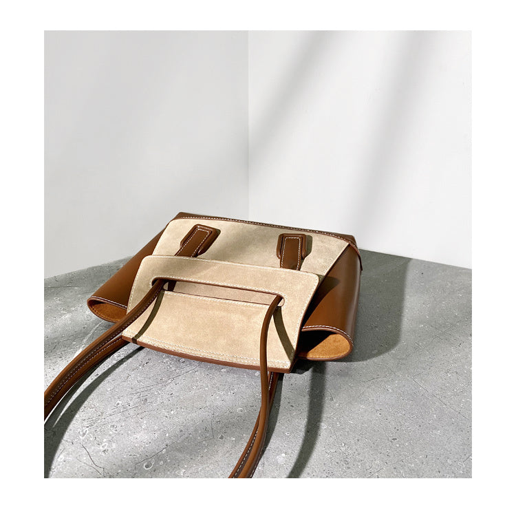 Regina Phalange – Rice Coffee Wing Tote