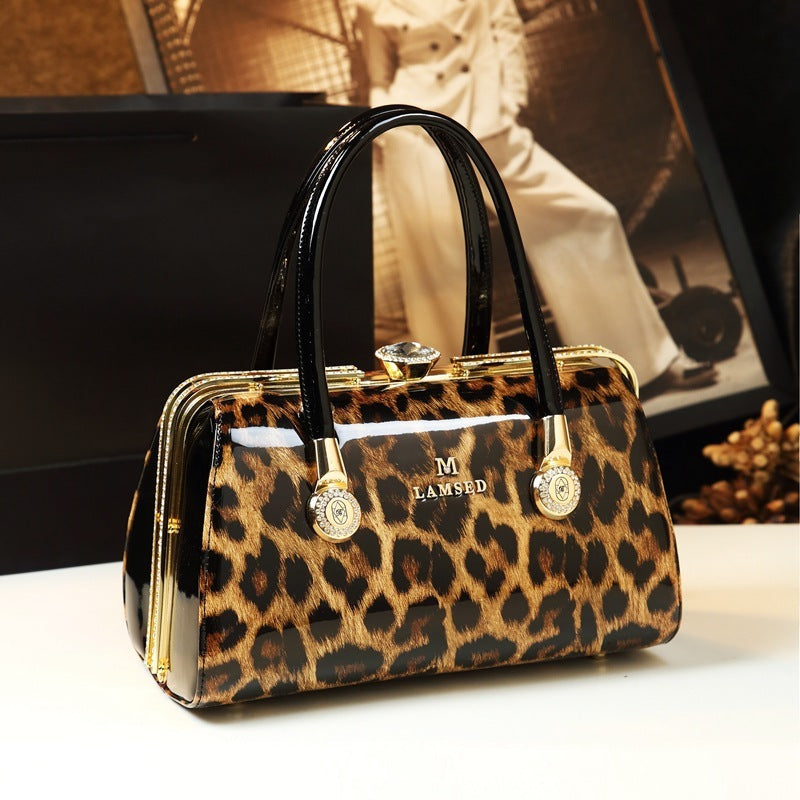 Bejeweled Gala – Vintage Luxe Handbag