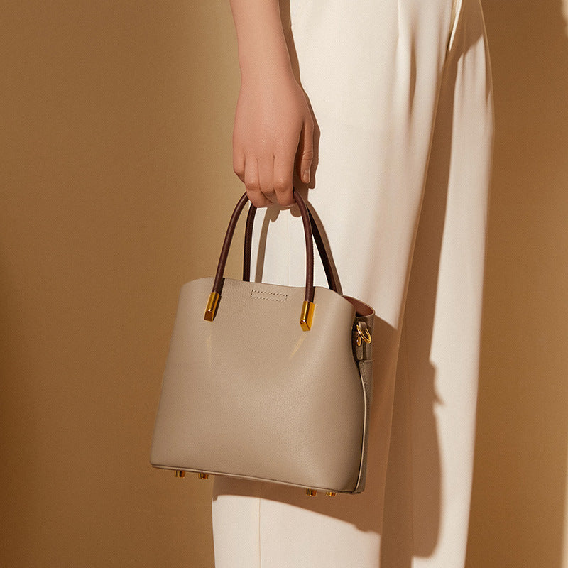 Willow Workspace – Leather Bucket Tote