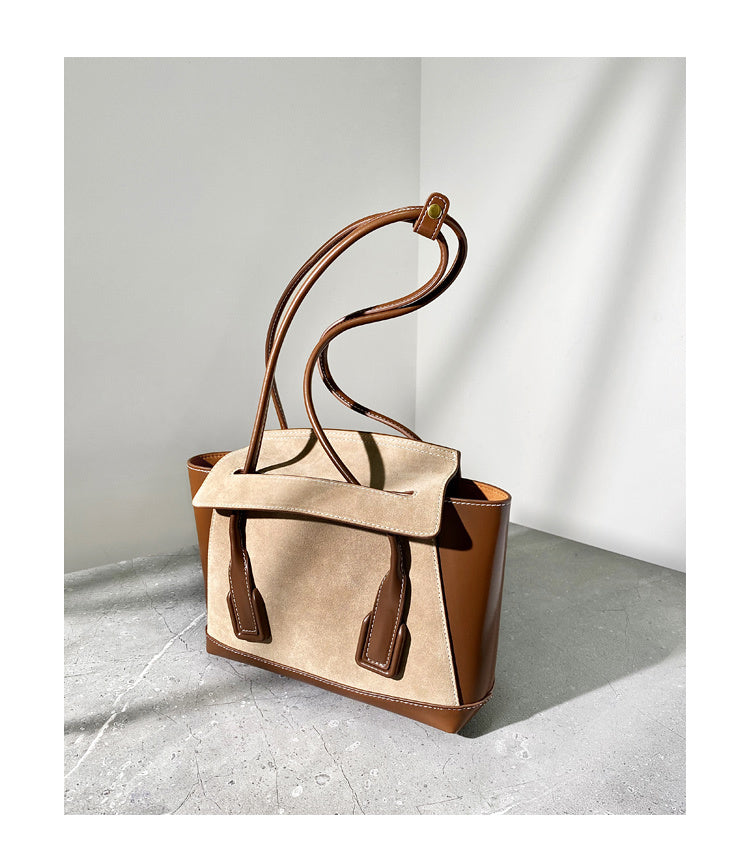 Regina Phalange – Rice Coffee Wing Tote