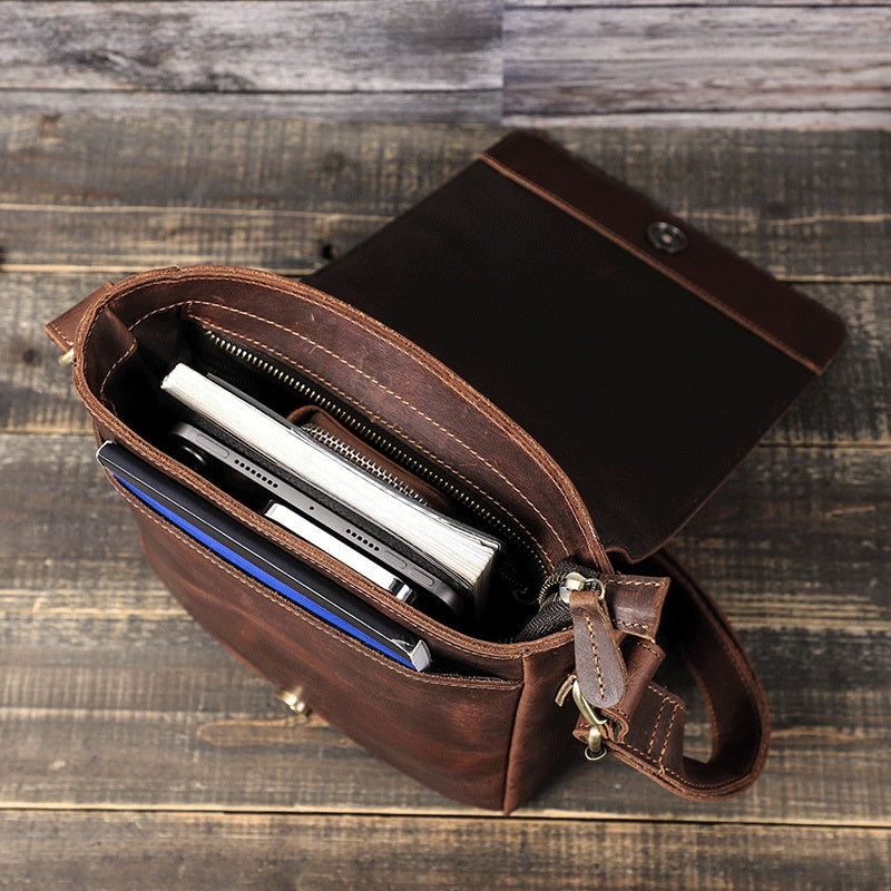Geller Grant Fly-Out – Leather Crossbody Bag