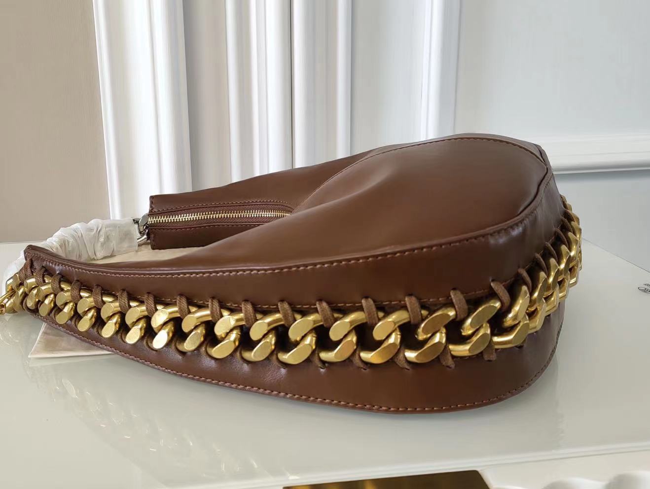 Chaotic Energy Curve HandBag