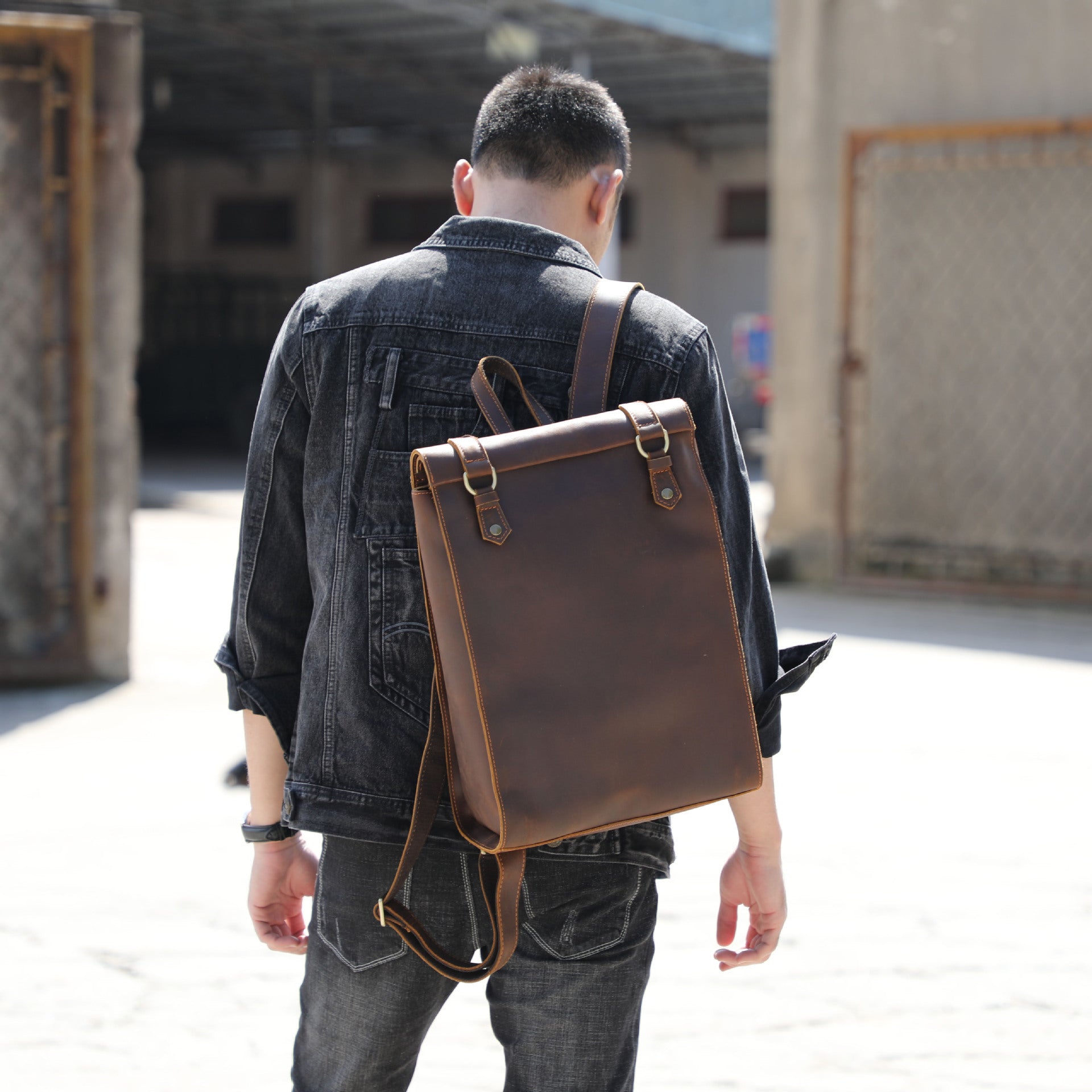 Byers Bound – Dark Coffee Carry Pack
