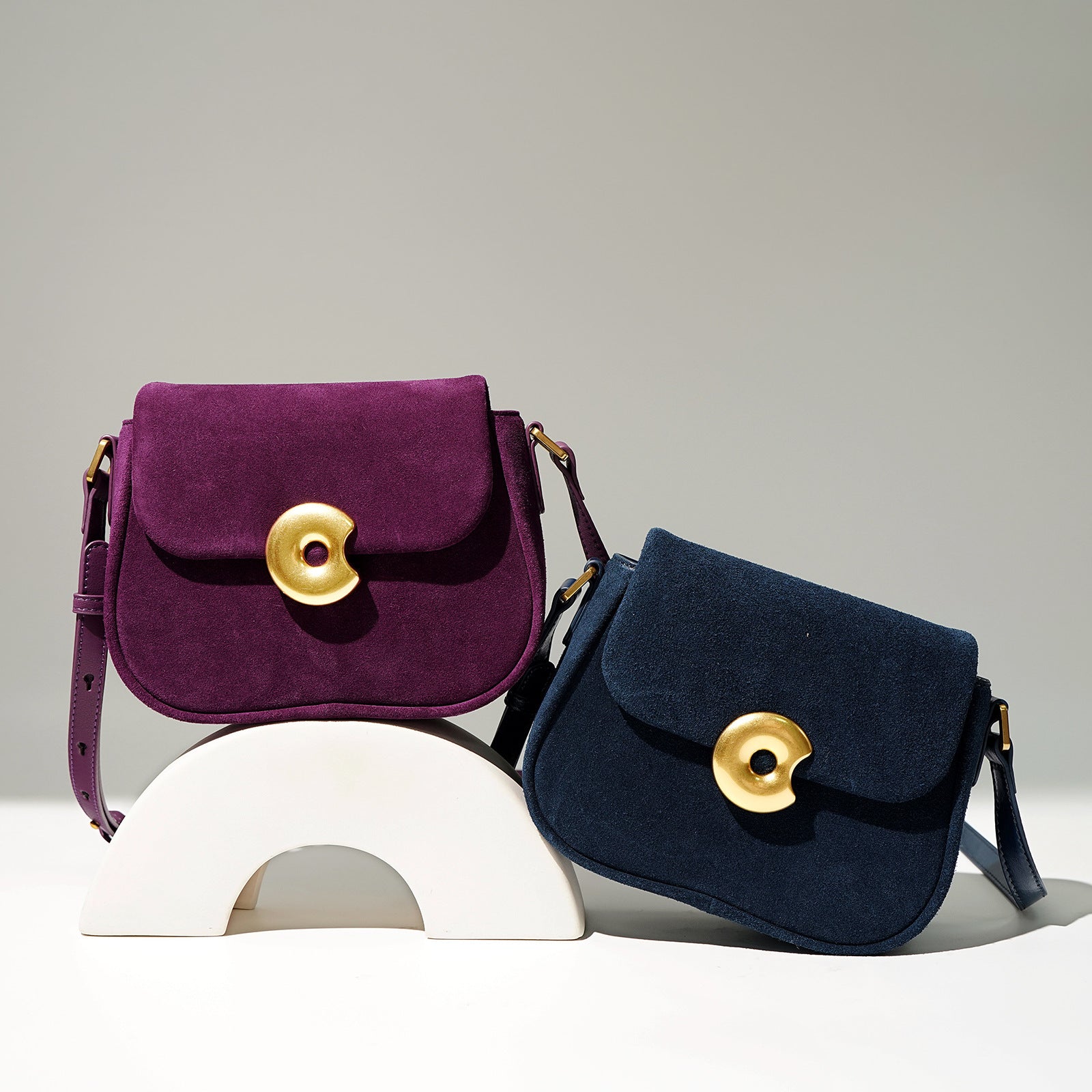 Purple Haze – Retro Leather Crossbody Saddle Bag