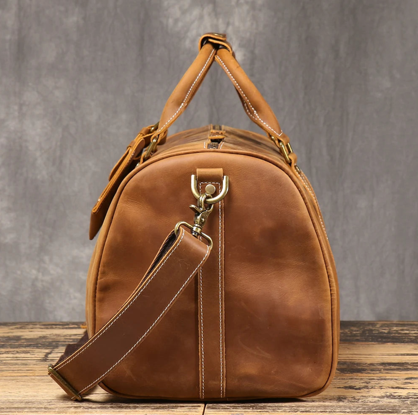 COWBOY ERA: Crazy Horse Leather Duffel for Gentlemen in Transit