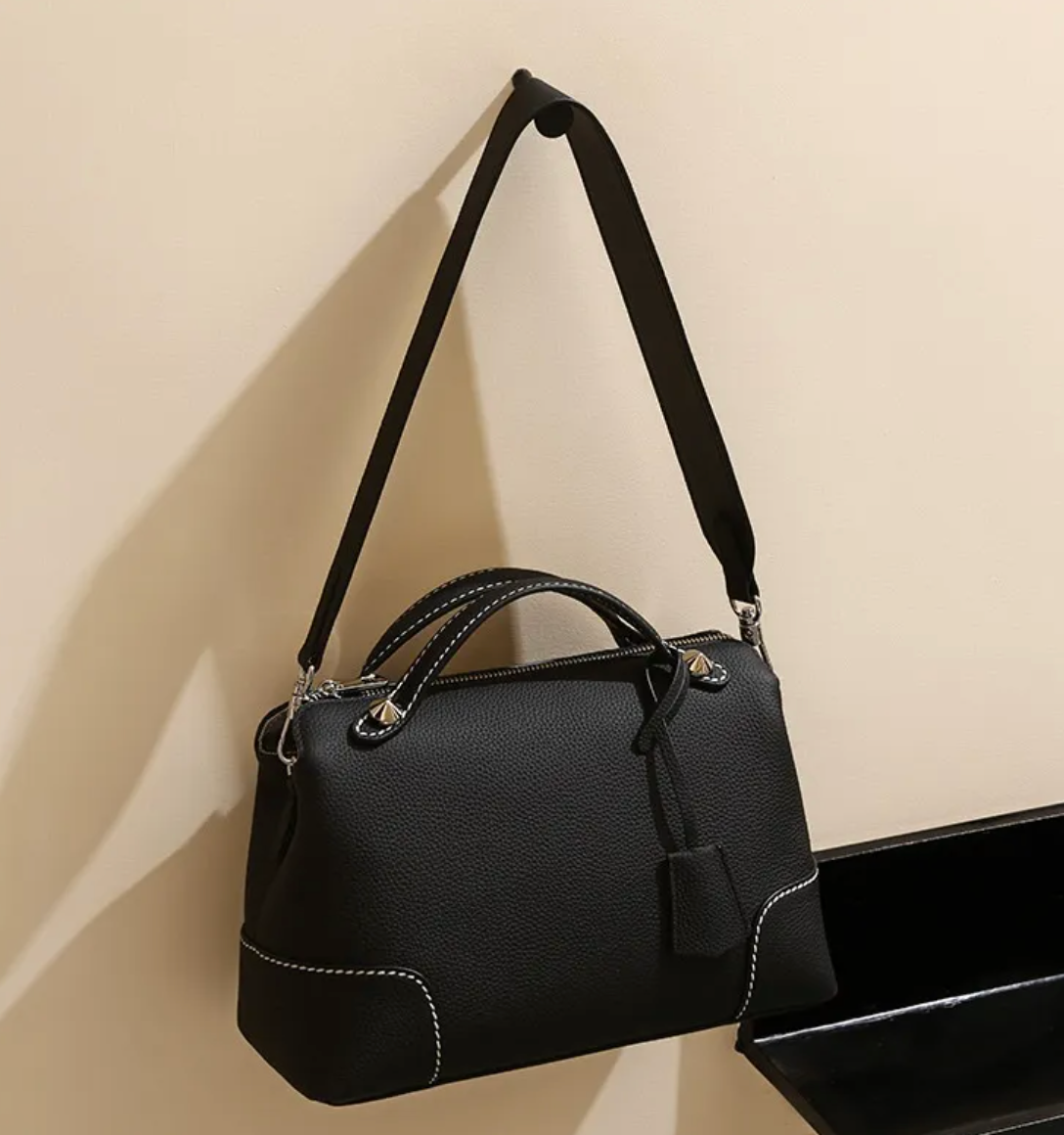 XOXO City – Gossip Crossbody