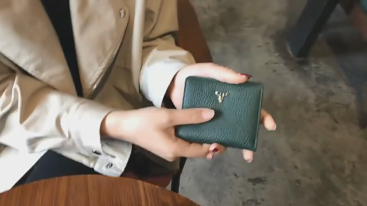 Tiny Treasures – Mini Leather Wallet for Everyday Glam